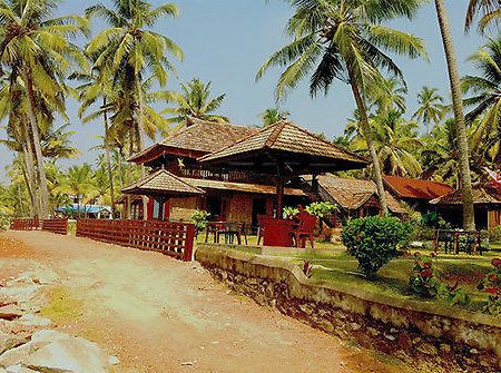 Blue Water Beach Resort Varkala Bagian luar foto