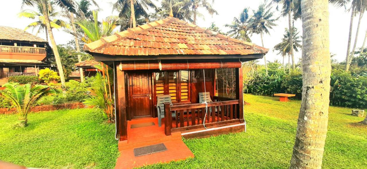 Blue Water Beach Resort Varkala Bagian luar foto