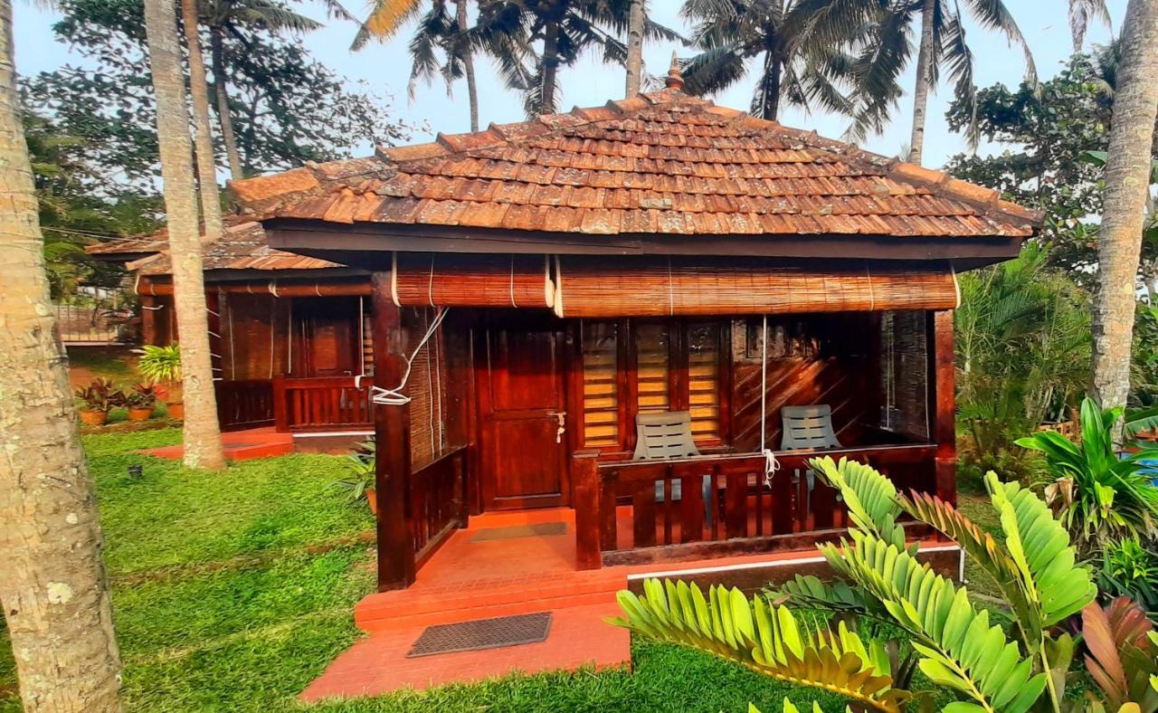 Blue Water Beach Resort Varkala Bagian luar foto