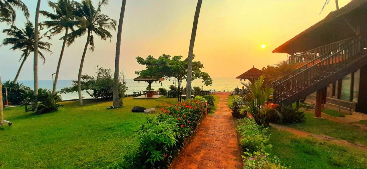 Blue Water Beach Resort Varkala Bagian luar foto