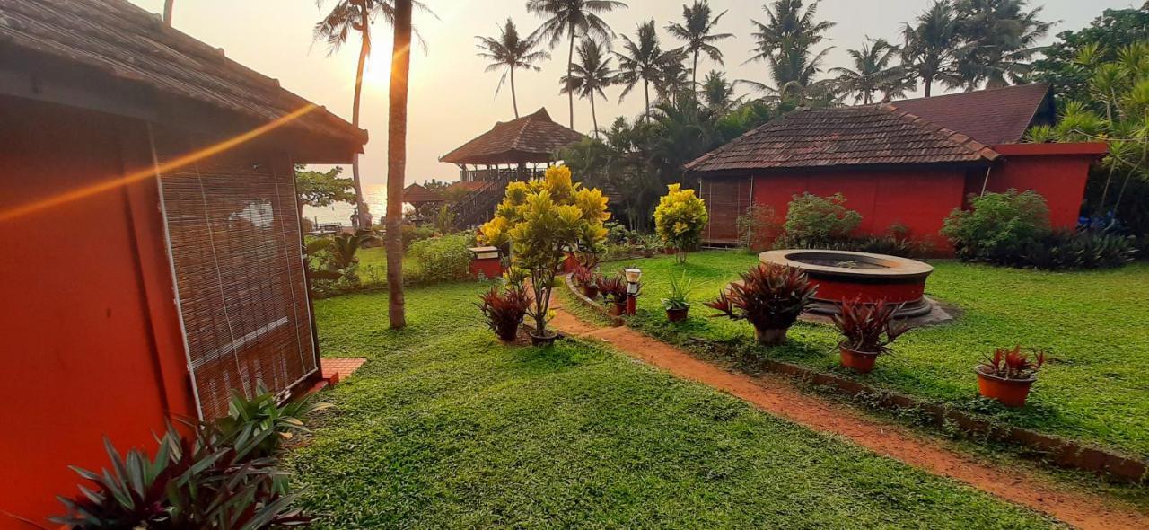 Blue Water Beach Resort Varkala Ruang foto