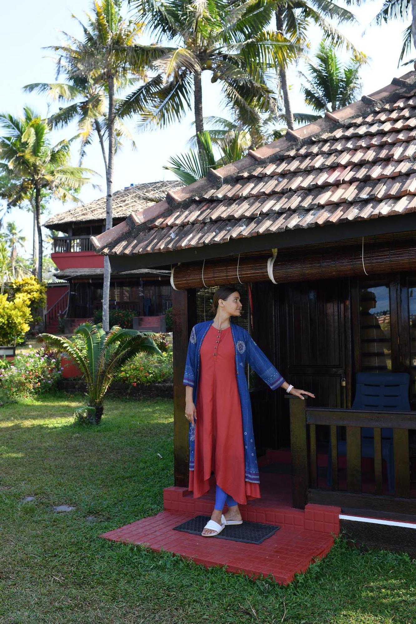 Blue Water Beach Resort Varkala Bagian luar foto