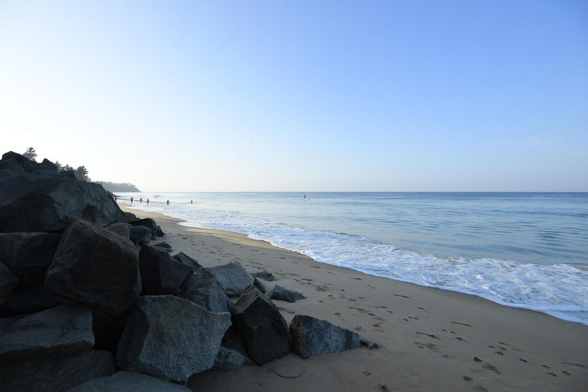 Blue Water Beach Resort Varkala Bagian luar foto