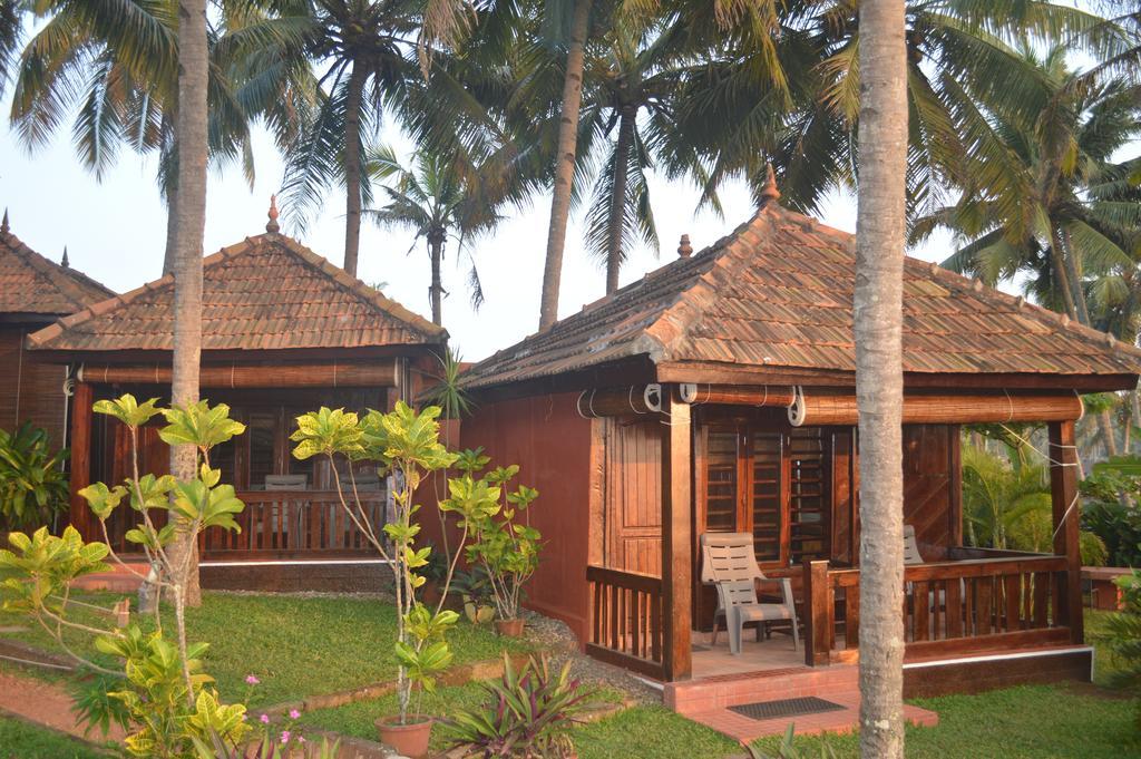 Blue Water Beach Resort Varkala Bagian luar foto
