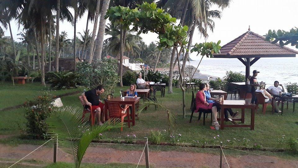 Blue Water Beach Resort Varkala Bagian luar foto