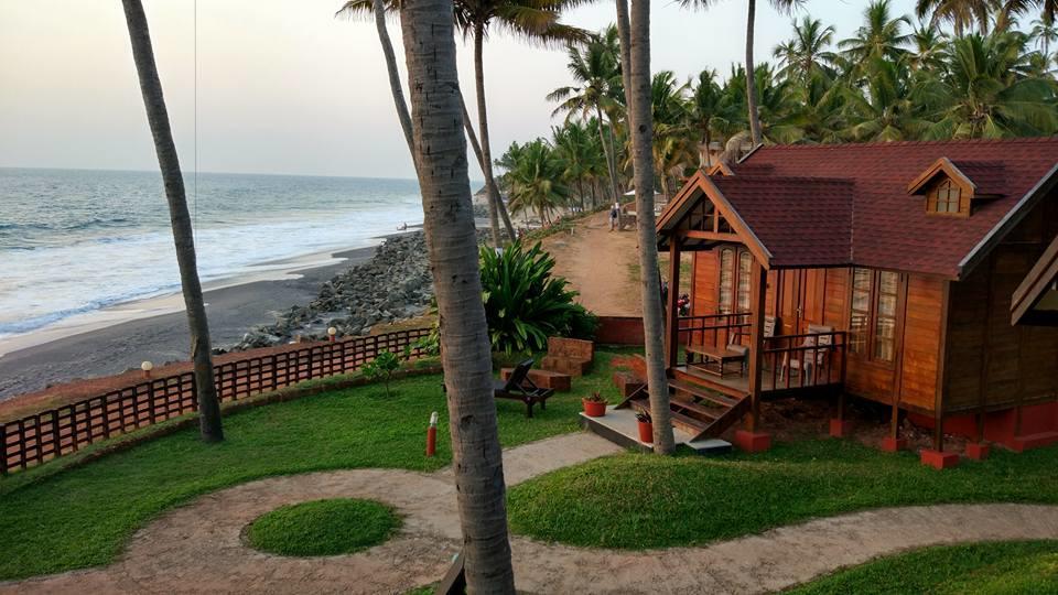 Blue Water Beach Resort Varkala Bagian luar foto
