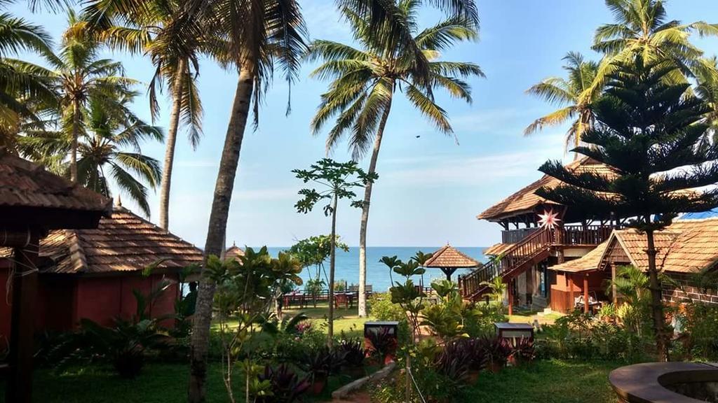 Blue Water Beach Resort Varkala Bagian luar foto