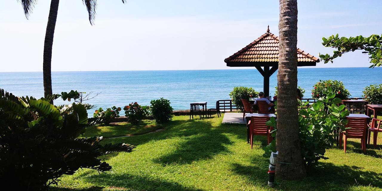 Blue Water Beach Resort Varkala Bagian luar foto
