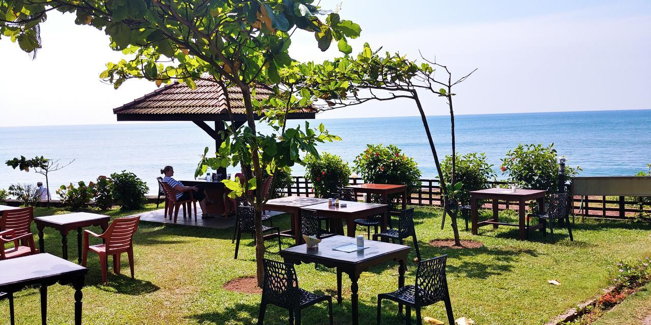 Blue Water Beach Resort Varkala Bagian luar foto